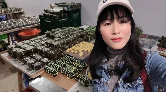 Nữ YouTuber Việt lấy cảnh sát Bỉ: 15 năm về quê 3 lần