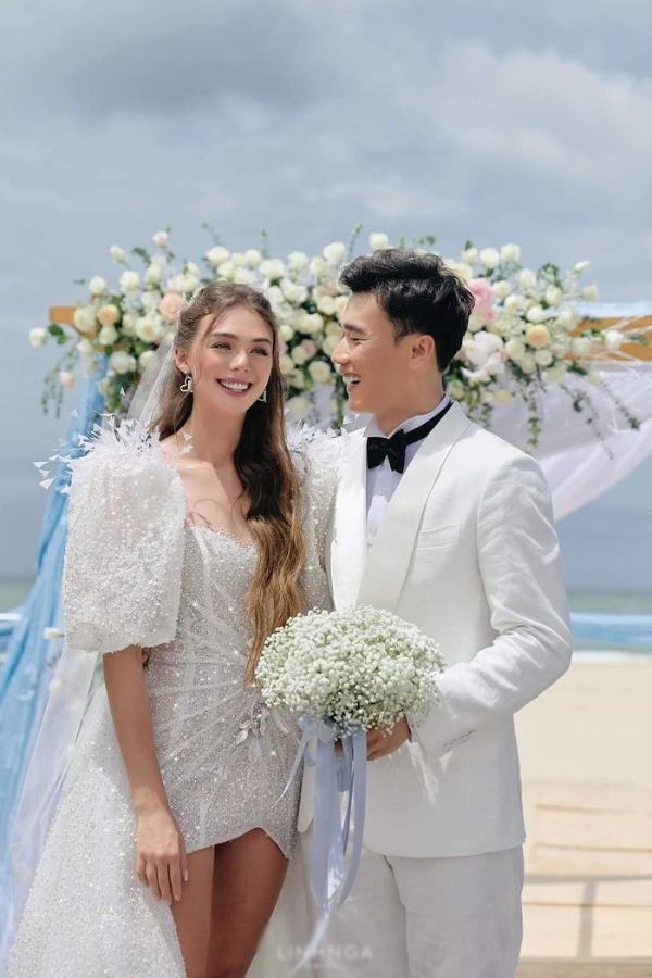 Sao Việt bất ngờ tổ chức đám cưới: Khương Ngọc chưa bằng Trang Khiếu