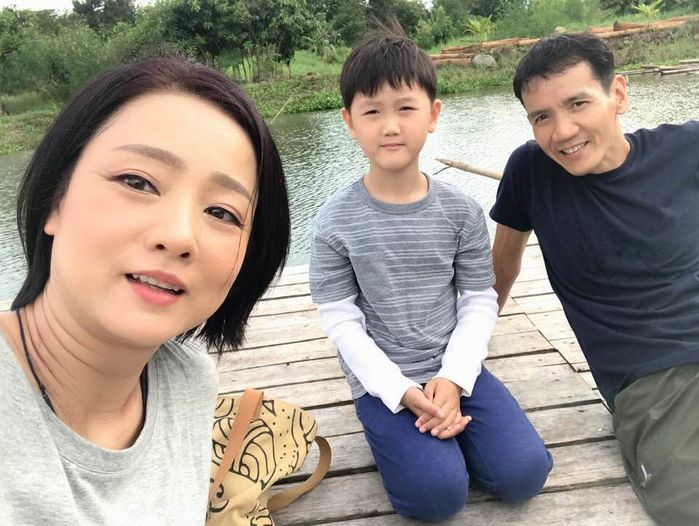 Sao Việt kết hôn trễ deadline: Ngô Thanh Vân mất 11 năm đợi chồng