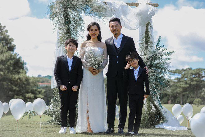 Sao Việt kỷ niệm hôn nhân thập kỷ: Thanh Thúy - Đức Thịnh 14 năm