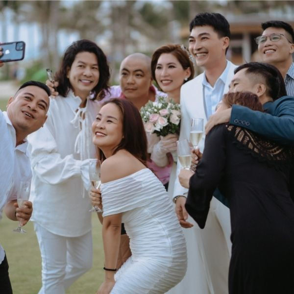 Sao Việt mời khách giới hạn trong đám cưới: Khương Ngọc chỉ 20 người