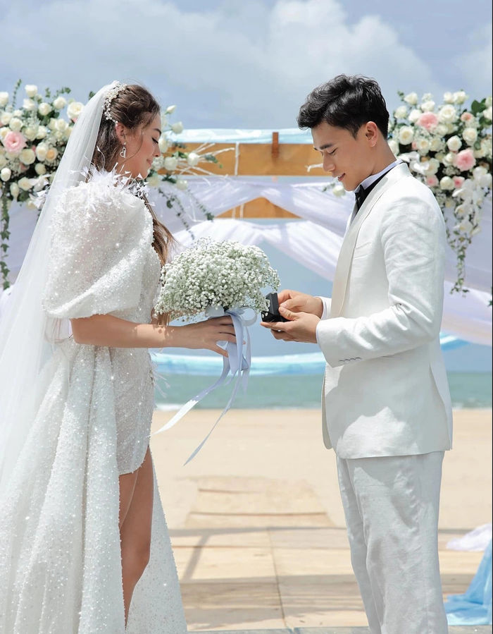 Sao Việt mời khách giới hạn trong đám cưới: Khương Ngọc chỉ 20 người