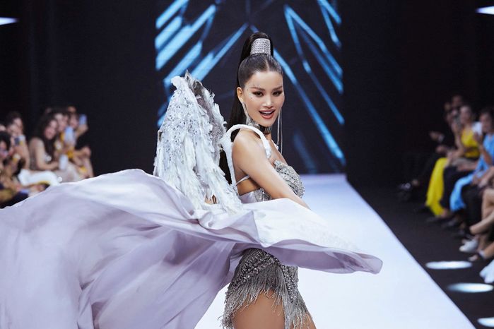 Không kém Hương Ly, Ngọc Châu cũng có đôi cánh thiên thần