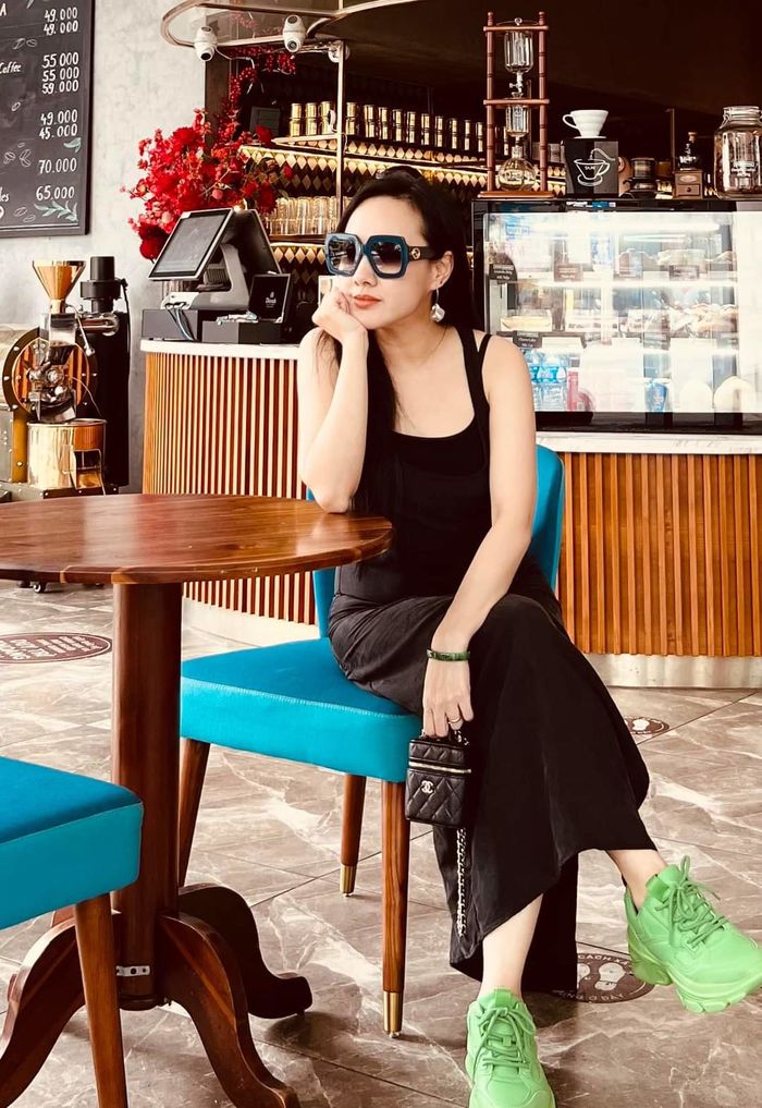 Khi BTV nhà đài đổ tiền cho túi hiệu: Hoài Anh toàn trăm củ
