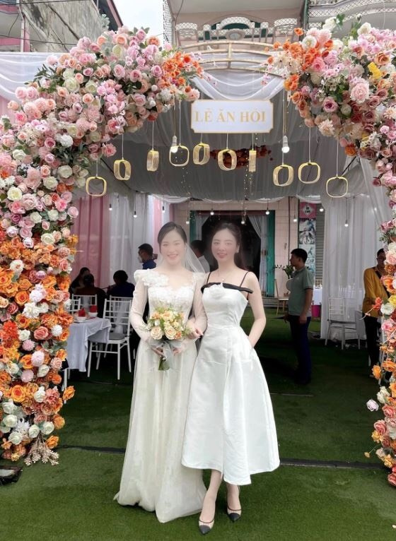 Quy tắc ngầm khi dự đám cưới: Không mặc váy trắng