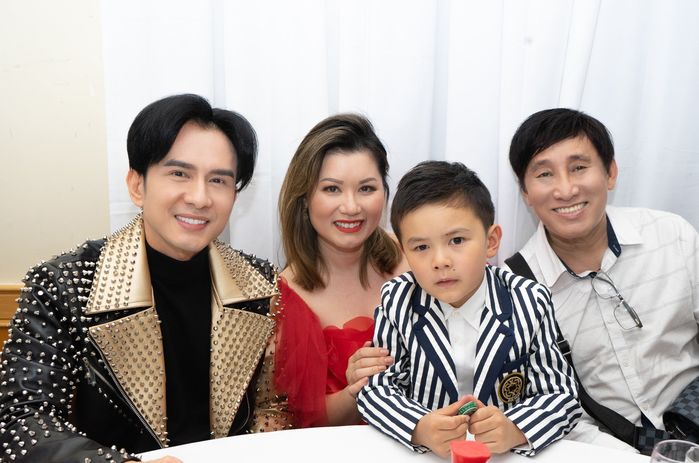 Đan Trường và vợ cũ vui vẻ hội ngộ vì con: ly hôn không phải chấm hết
