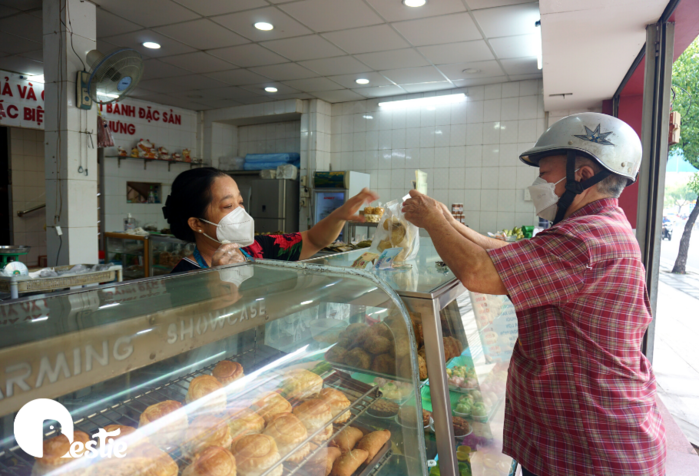 Tiệm bánh quê hơn 60 năm giữa lòng Sài Gòn: Đồng giá 6 nghìn/cái