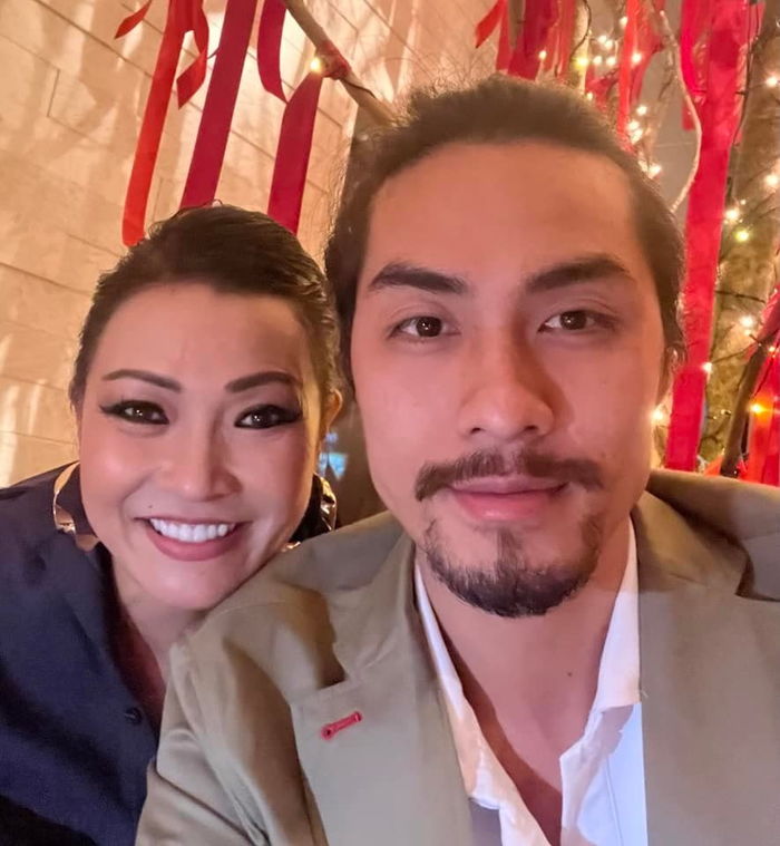 Tình trẻ hộ tống Phương Thanh đi diễn ở Đà Lạt còn ôm nhau thắm thiết
