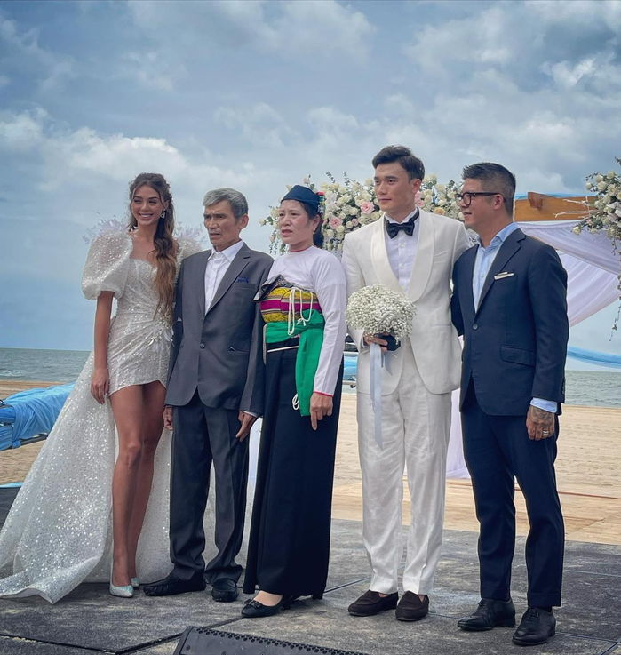 Toàn cảnh đám cưới của Bùi Tiến Dũng và vợ Tây: Nhiều sao Việt có mặt