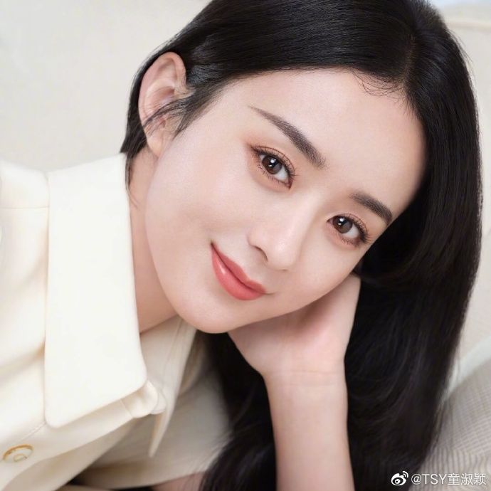 Triệu Lệ Dĩnh đạt kỷ lục vàng hậu ly hôn, chưa ăn mừng đã bị bóc mẽ