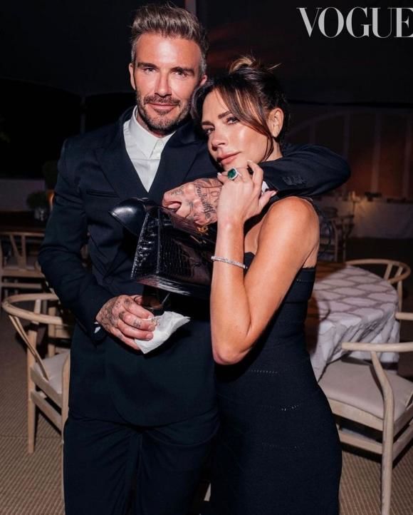 Trọn bộ ảnh cưới quý tử nhà Beckham: Cô dâu quyến rũ xịt máu mũi