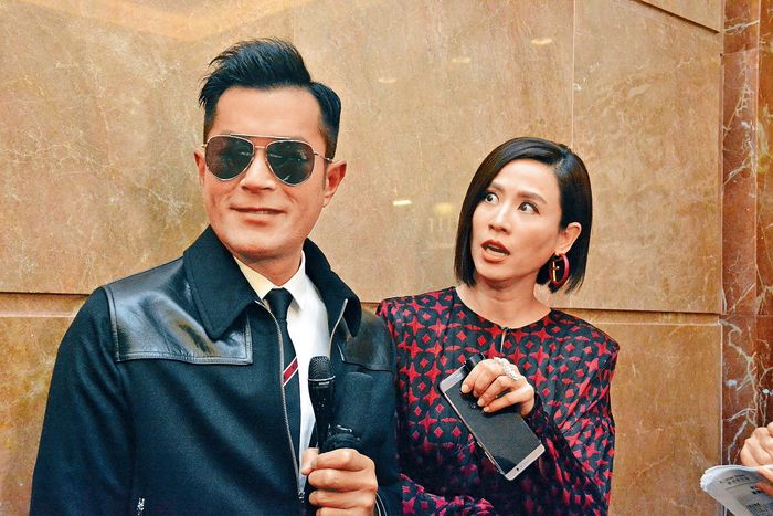 Tình tin đồn Cổ Thiên Lạc U60: Độc thân vui vẻ, làm bạn với thú cưng