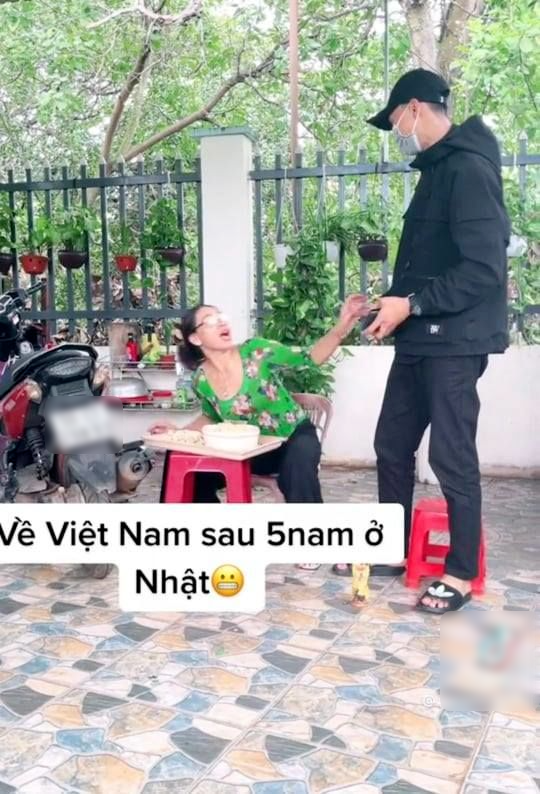 Sau 5 năm đi Nhật: Con trai đứng nhìn mãi mà mẹ không nhận ra