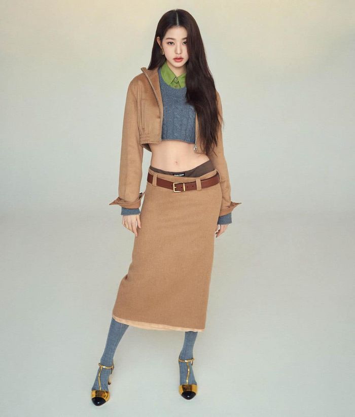 Wonyoung từng làm mưa làm gió trên sàn catwalk: Đôi chân nuột gây mê