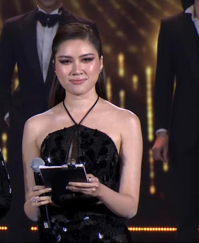 Xoài Non lại đại chiến cameraman: Khẳng định đẳng cấp không đối thủ