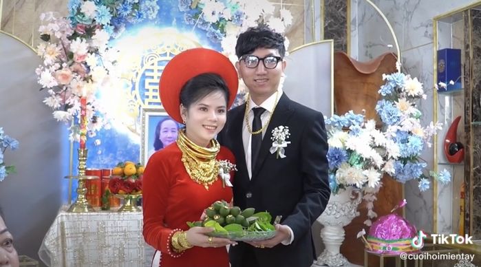 Thử thách gồng gánh 20 cây vàng trong ngày cưới cùng cô dâu Bạc Liêu