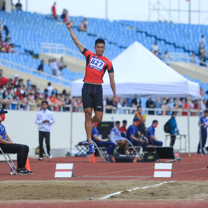 Nhà vô địch SEA Games 31 cầu hôn bạn gái ngay sau khi nhận được HCV