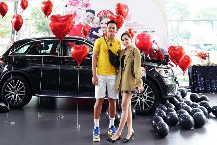 Tài sản và sự nghiệp của cầu thủ Tấn Tài ở tuổi 25