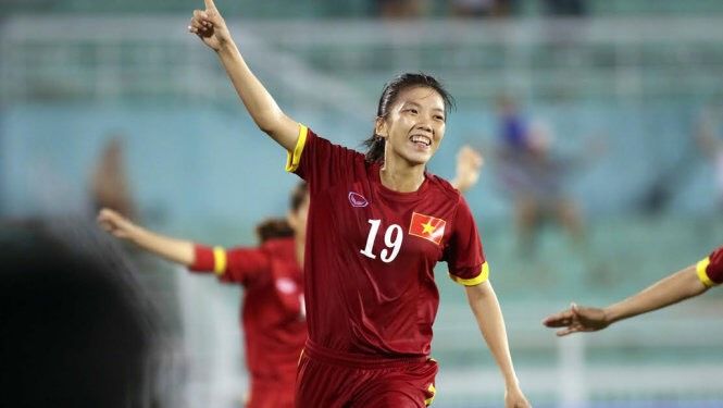 Đội trưởng Huỳnh Như: Tạm gác chuyện gia đình vì giấc mơ sân cỏ