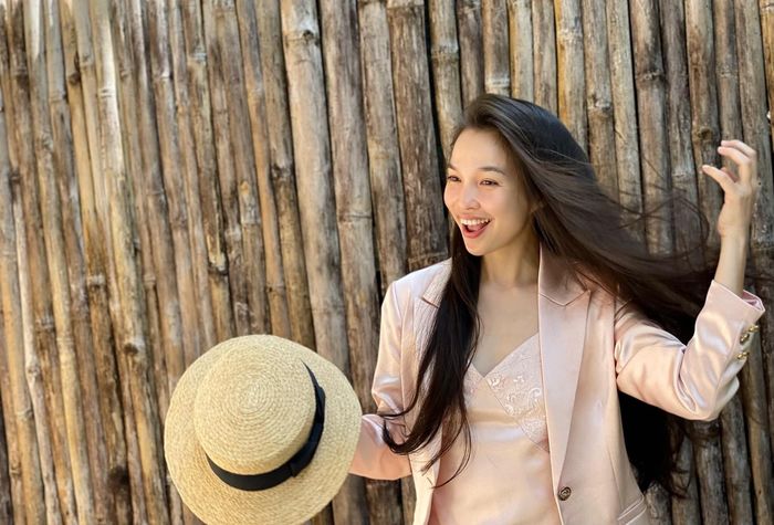 Mách chị em bí quyết sở hữu mái tóc suôn, mượt của Hiền Thục