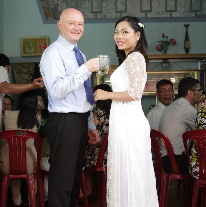Cô gái Việt lấy chồng Pháp hơn 16 tuổi, qua đến nơi mới vỡ mộng