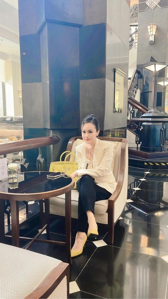 Bỏ túi bí quyết đẹp toàn diện của BTV không tuổi Hoài Anh