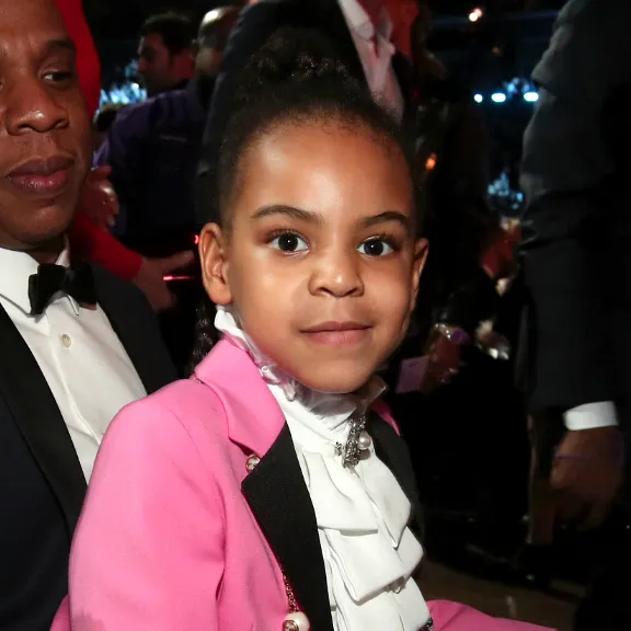 Ái nữ nhà Beyoncé giống mẹ như đúc, 9 tuổi đã kiếm được 12.000 tỷ
