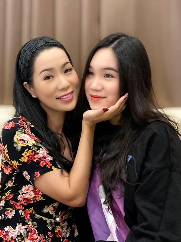 Ái nữ nhà Trịnh Kim Chi: Học hàng không, sinh nhật được tặng xế hộp