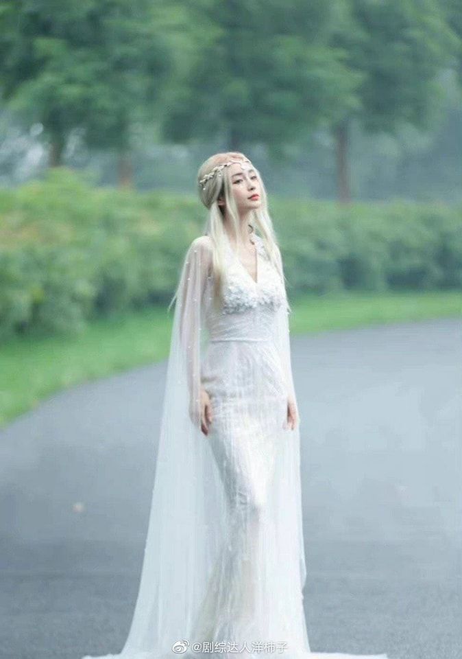 Angela Baby: diễn xuất một màu, chơi gameshow lăn xả