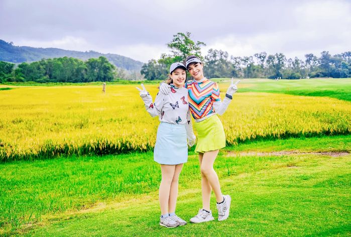 Ảnh hot sao Việt 15/6: Suti Bố Ơi Mình Đi Đâu Thế xinh vượt mẹ