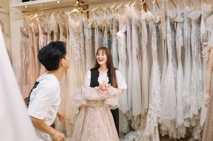 Ảnh hot sao Việt 1/6: Khánh Thi làm cô dâu ở tuổi 40