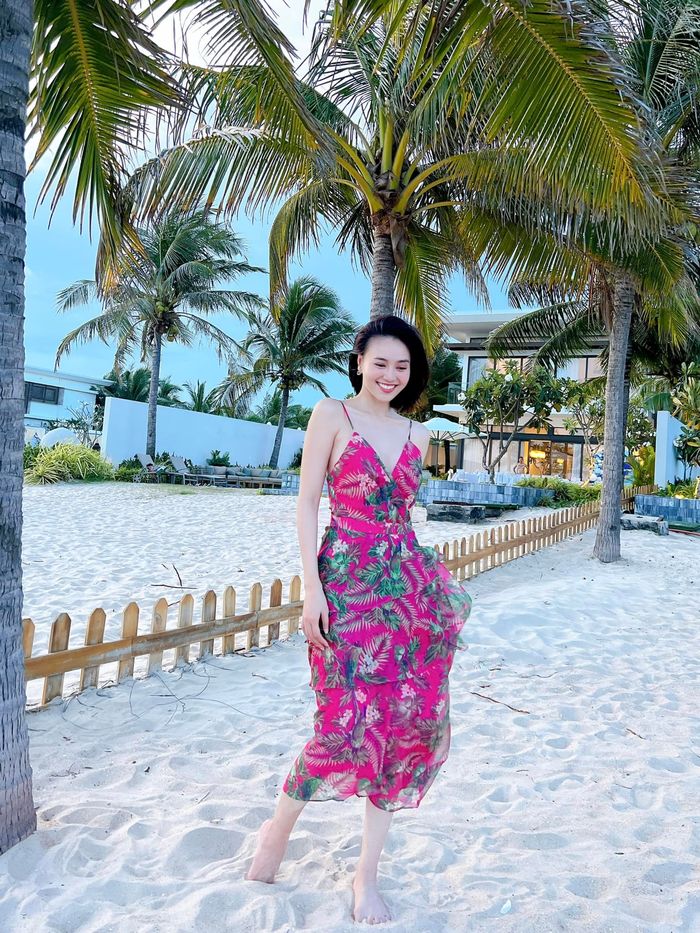 Ảnh hot sao Việt 23/6: Trân Đài đụng ý tưởng váy dạ hội với Nam Em