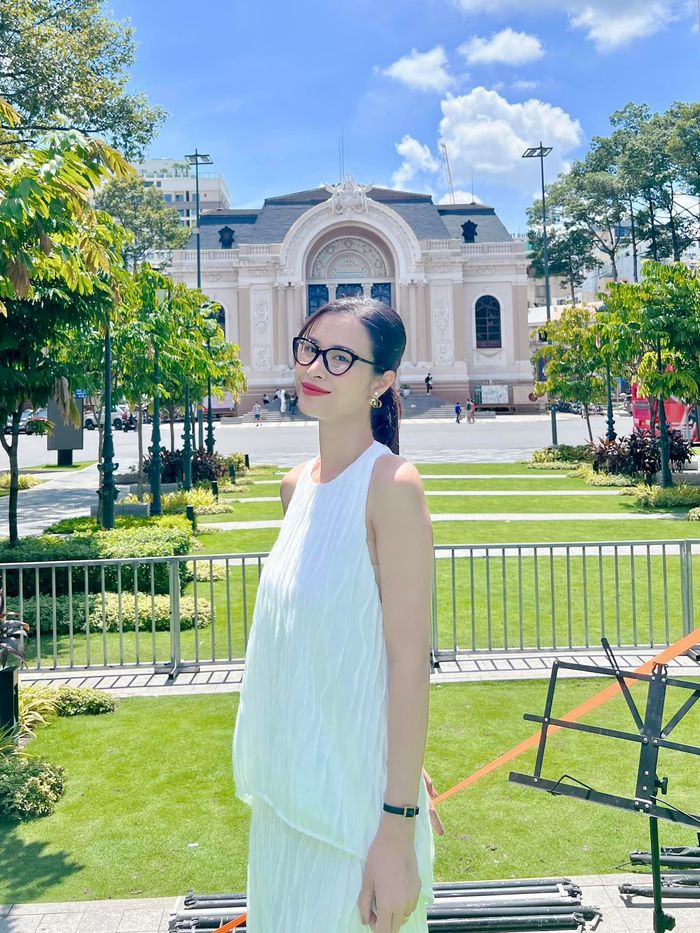 Ảnh hot sao Việt 27/6: Top 3 HHHV VN rực rỡ trong tiệc mừng đăng quang