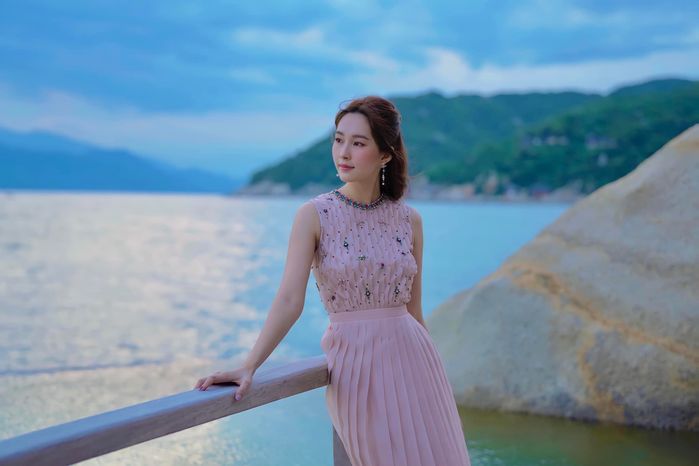 Ảnh hot sao Việt 27/6: Top 3 HHHV VN rực rỡ trong tiệc mừng đăng quang