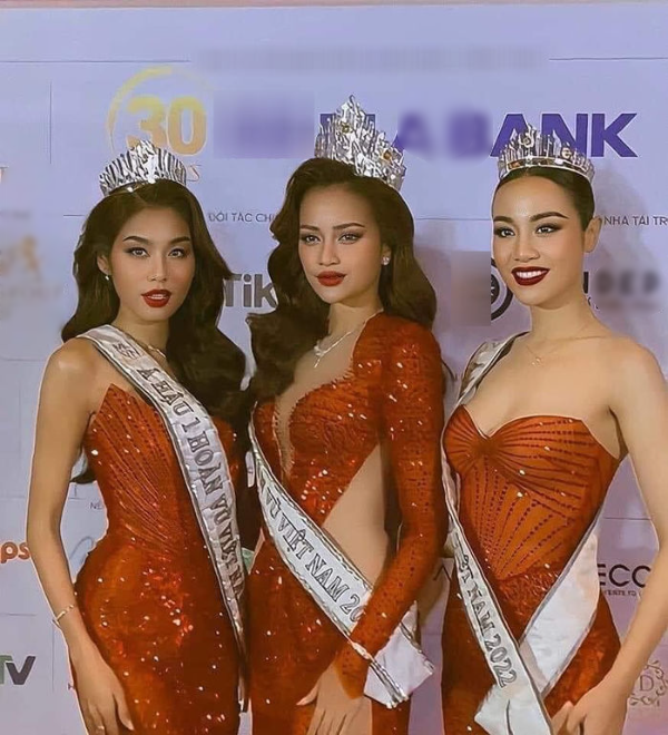 Ảnh hot sao Việt 27/6: Top 3 HHHV VN rực rỡ trong tiệc mừng đăng quang