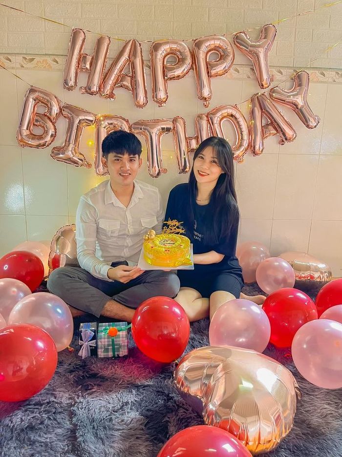 Bị chê không trưởng thành, cậu học trò ráng làm thầy để tán đổ cô giáo
