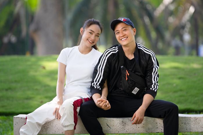 Bộ đôi Vừa Đi Vừa Khóc sau 8 năm: Mạnh Hải sắp dự hôn lễ Minh Hằng