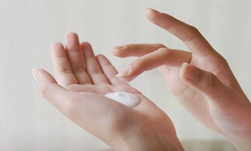 5 vị trí dễ bị lãng quên khi bôi kem chống nắng