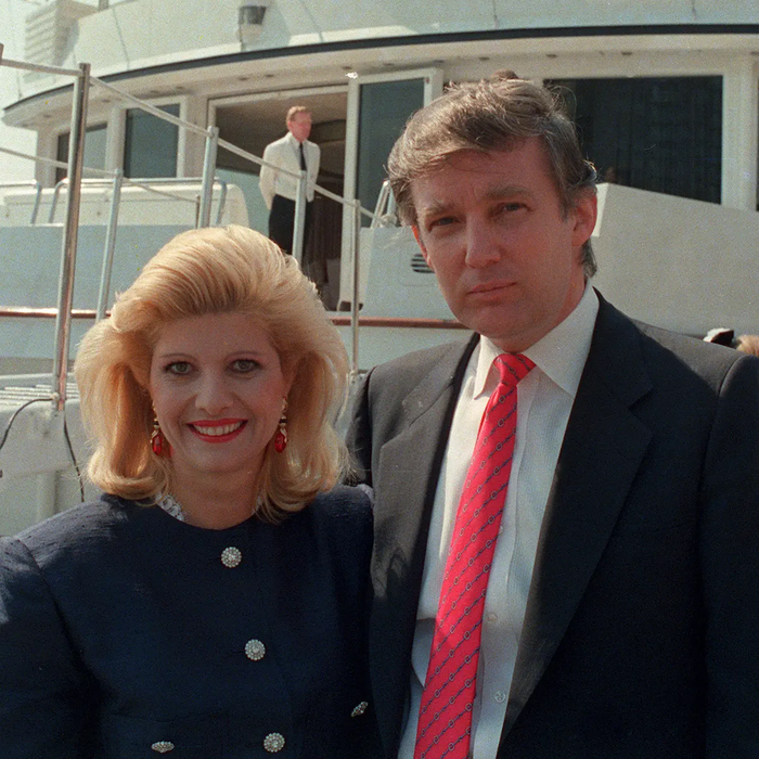 Bóng hồng đầu tiên của cựu tổng thống Mỹ: Tài sản vượt mặt 2 vợ sau