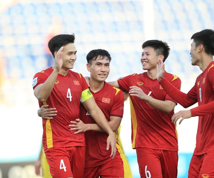 Bùi Hoàng Việt Anh - cầu thủ sút tung lưới Malaysia: Đẹp trai hết cỡ