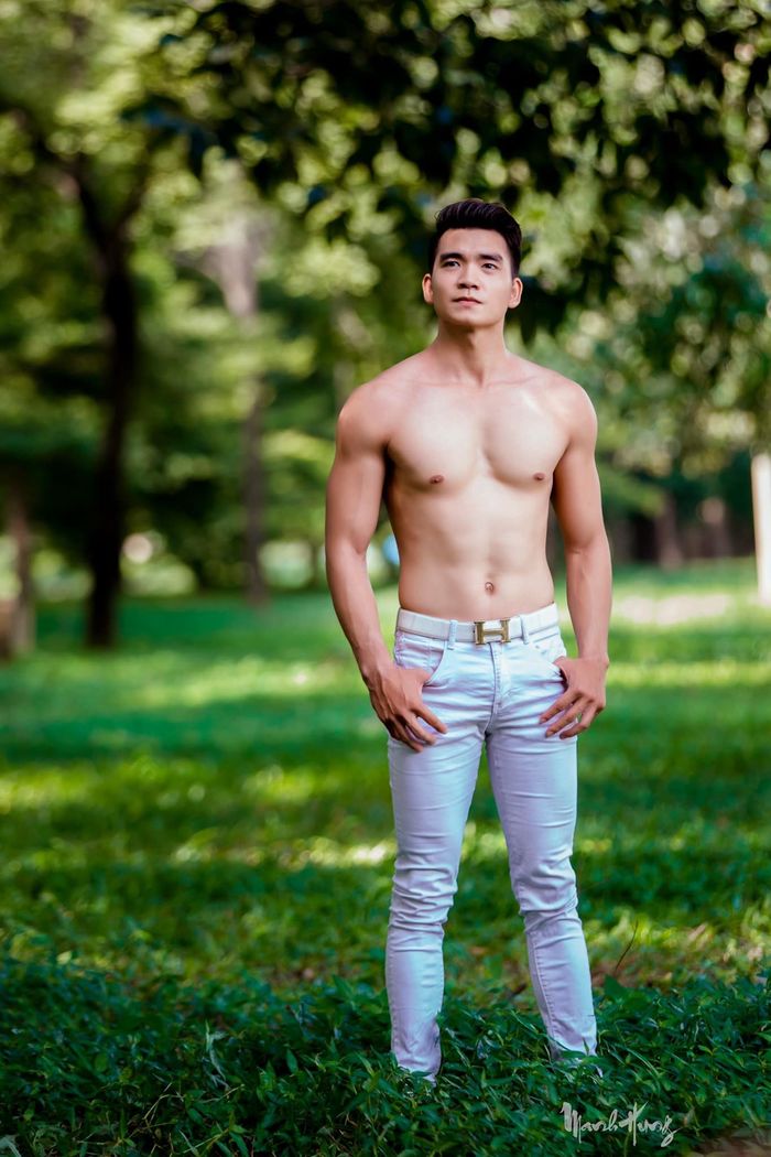 Cặp hot boy làng xiếc: Nổi tiếng nhờ tài năng và ngoại hình vượt bậc