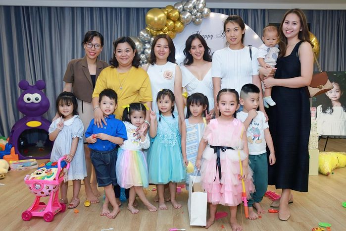Chí Anh dự sinh nhật ái nữ của Khánh Thi - Phan Hiển