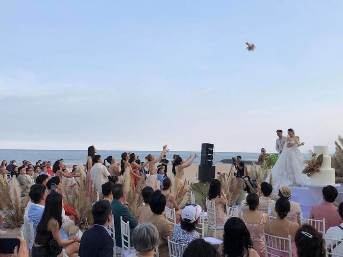 Chú rể Minh Hằng lộ diện trong đám cưới: hơn vợ 10 tuổi vẫn xứng đôi