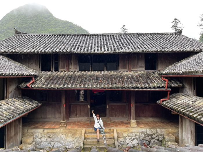 Cô gái một chân leo núi ở Hà Giang: Ai cũng bảo tôi khùng