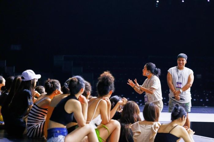 Cô giáo catwalk HHHV VN có bạn trai kém 11 tuổi: 5 năm không gần gũi