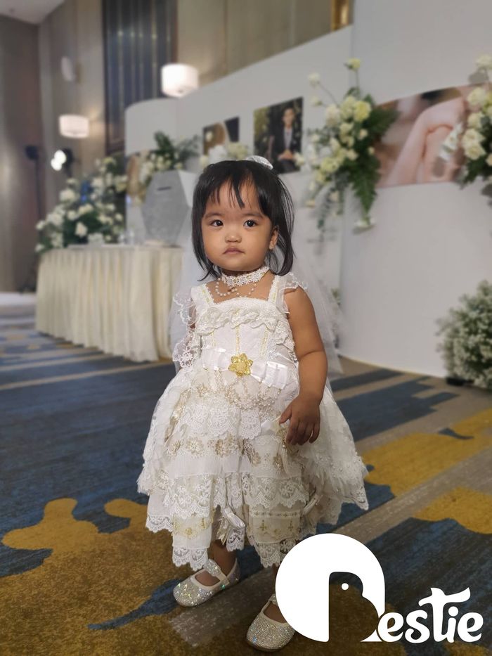 Con sao Việt dự đám cưới phụ huynh: Minnie giật luôn spotlight bố mẹ