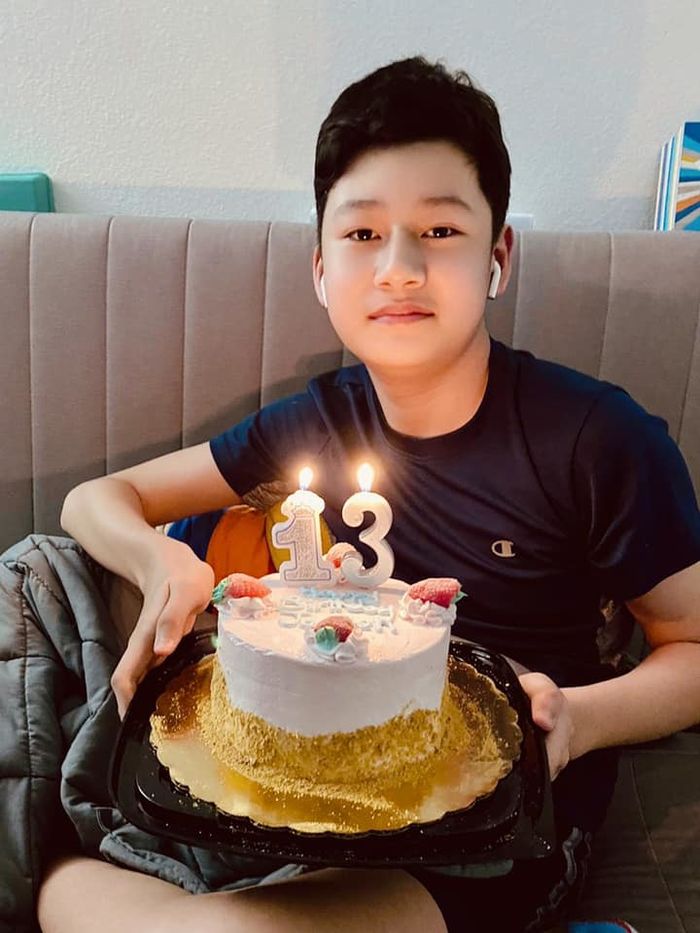 Con trai Quang Dũng ở tuổi 14: cao 1m80, tốt nghiệp Thủ khoa trung học