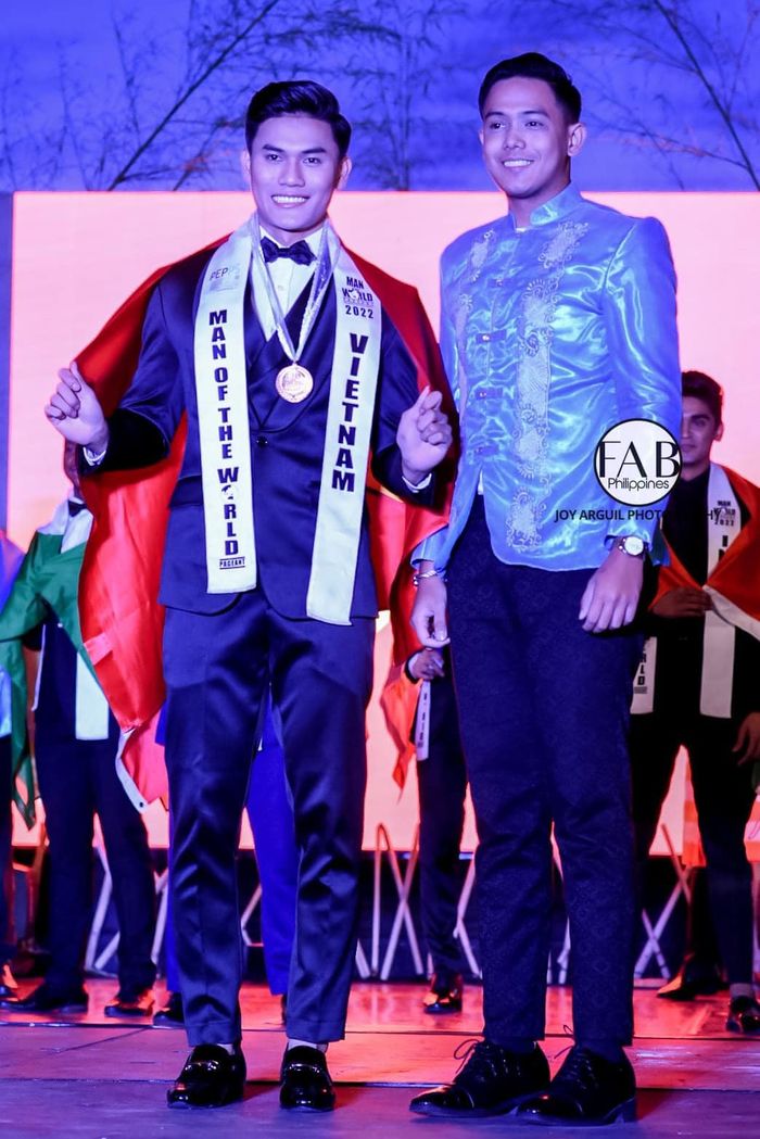 Đại diện Việt Nam thắng giải Trang phục dân tộc ở Man Of The World