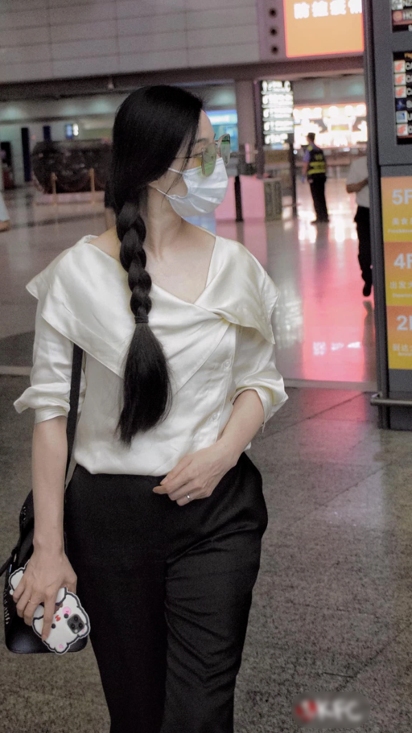 Nữ hoàng sắc đẹp Phạm Băng Băng: 25 năm chung thủy với tóc đen vì mẹ