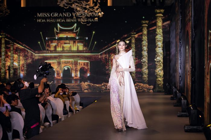 Đọ sắc dàn Miss Grand Thailand và Hoa, Á hậu Việt với áo dài